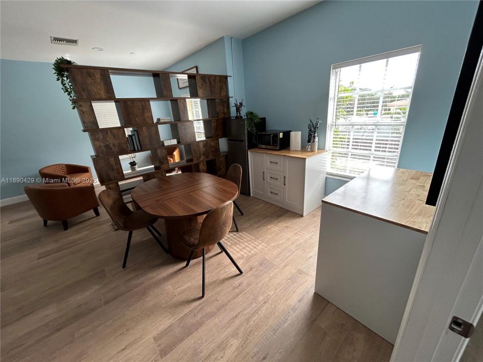 1766 20th Ave 4, Vero Beach, Florida 32960