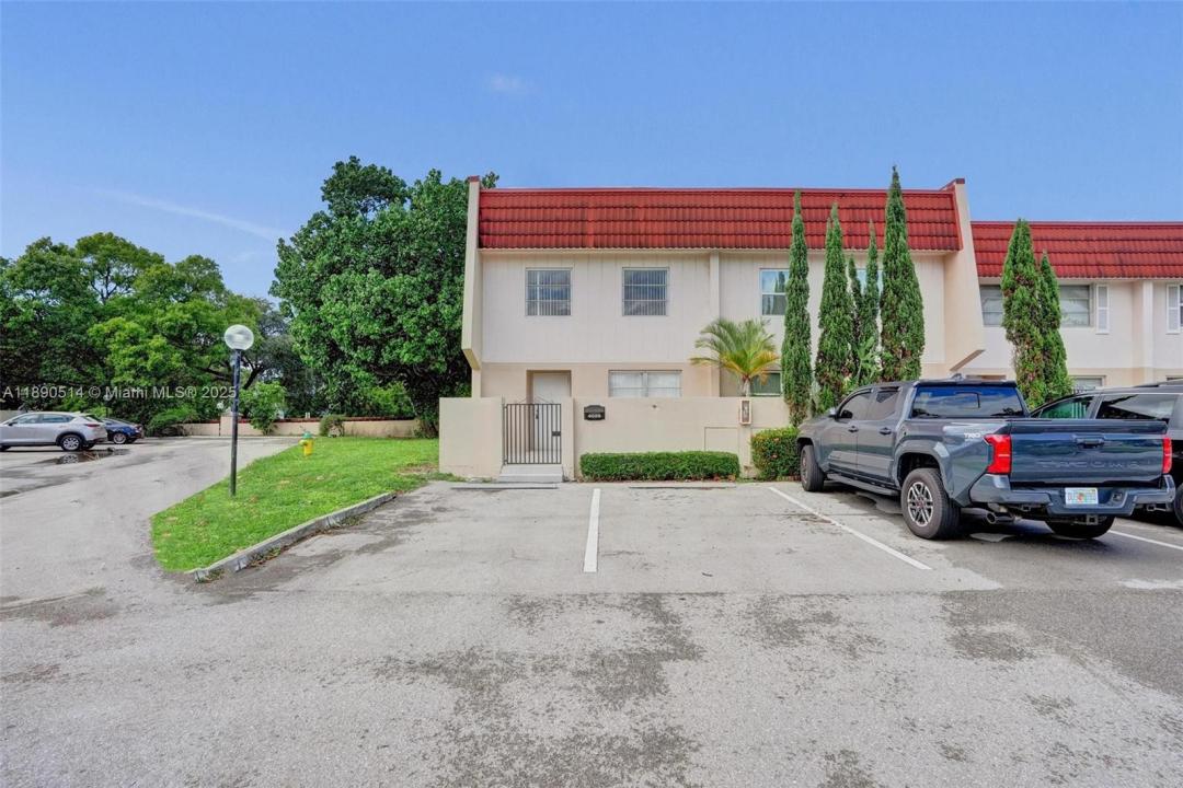 4026 Inverrary Dr 8A, Lauderhill, Floride 33319, États-Unis