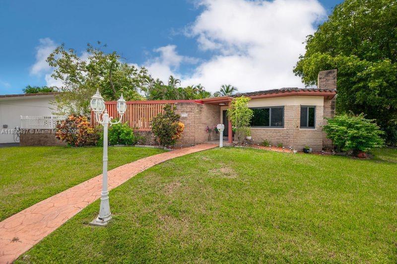 11490 W BISCAYNE CANAL RD, Miami, Флорида 33161, Соединенные Штаты