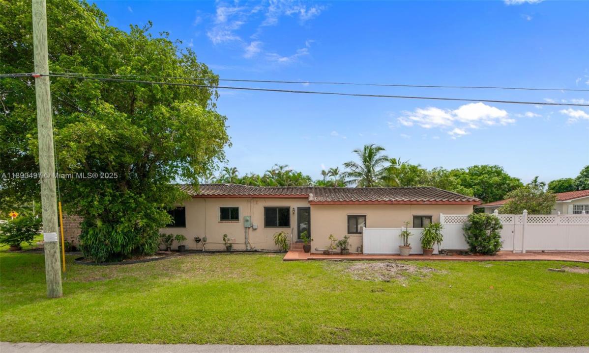 11490 W BISCAYNE CANAL RD, Miami, Флорида 33161, Соединенные Штаты