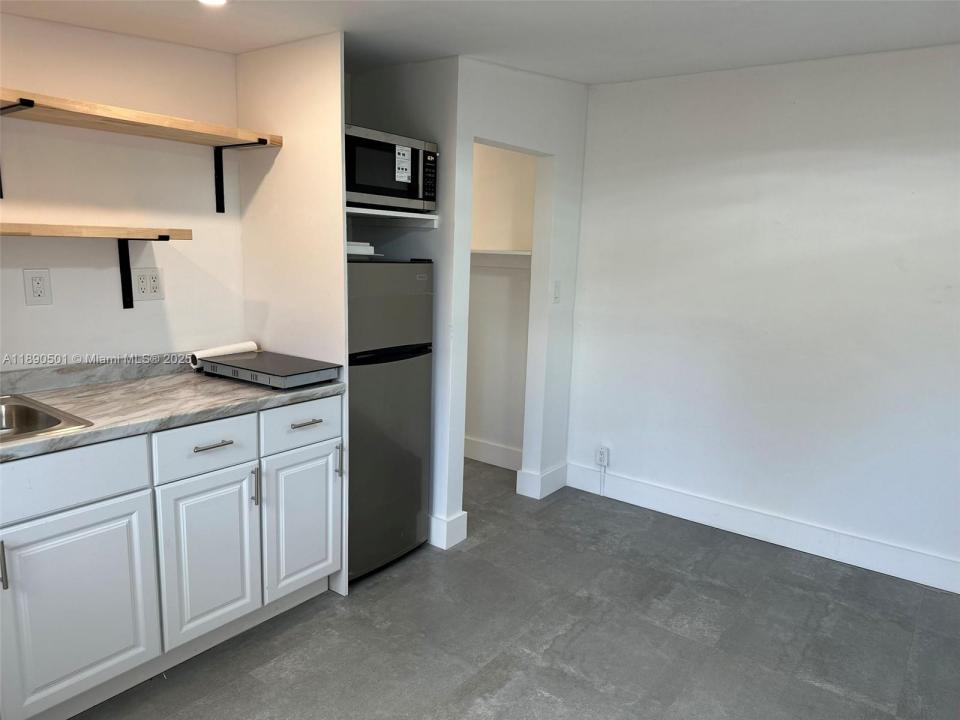 80 NE 133rd St B, North Miami, Florida 33161, Estados Unidos
