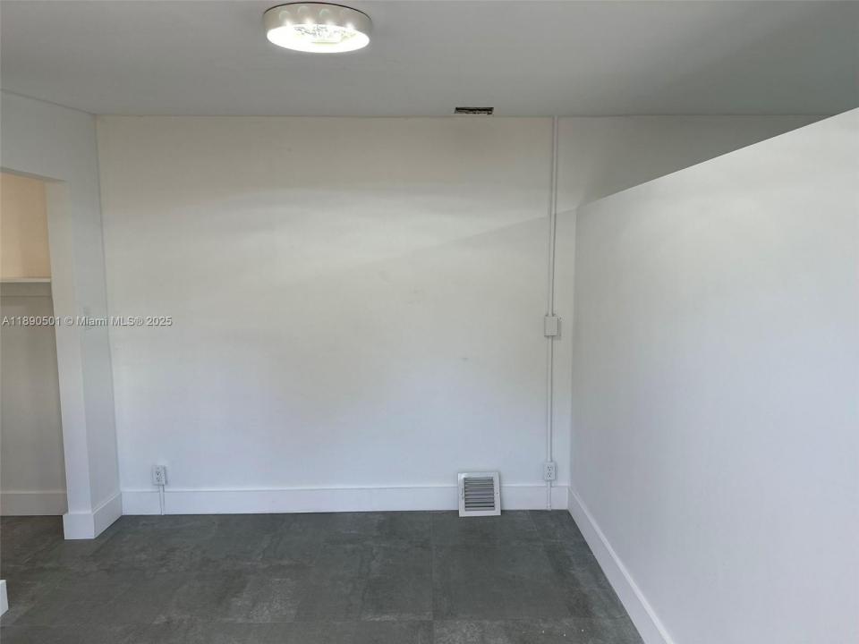 80 NE 133rd St B, North Miami, Florida 33161, Estados Unidos