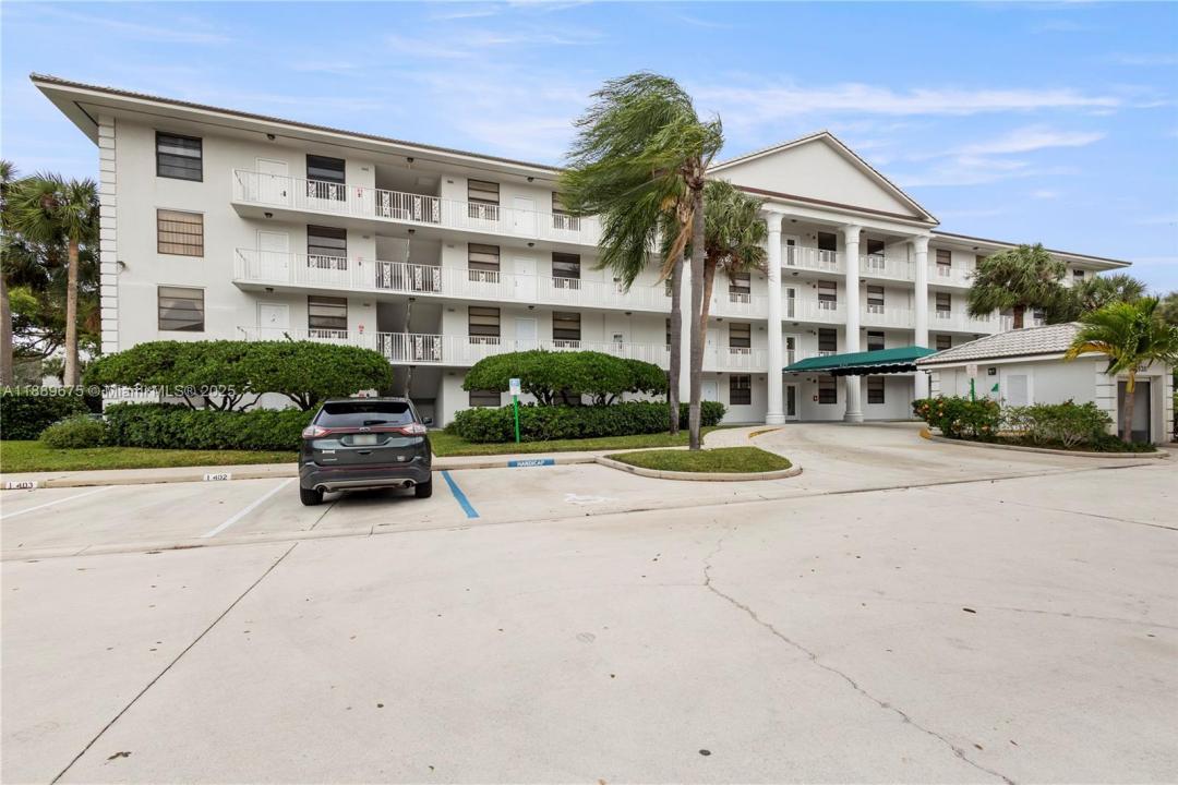 3635 Whitehall Dr 401, West Palm Beach, Florida 33401, Estados Unidos
