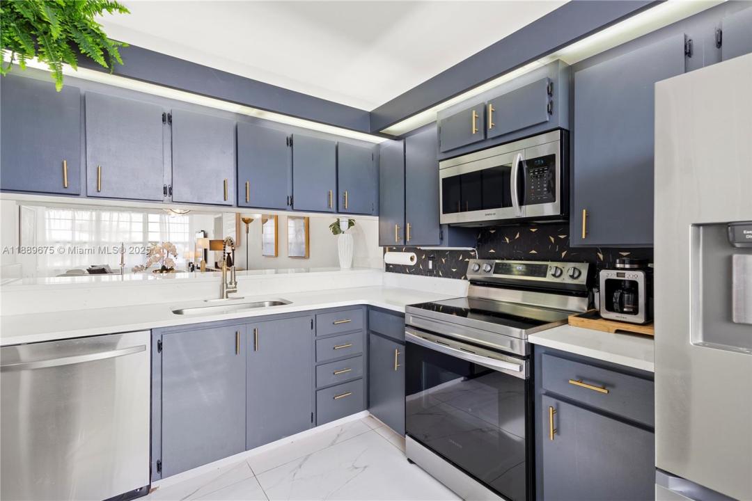 3635 Whitehall Dr 401, West Palm Beach, Florida 33401, Estados Unidos