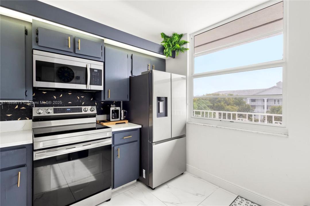 3635 Whitehall Dr 401, West Palm Beach, Florida 33401, Estados Unidos