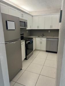 17530 NW 68th Ave C2004, Hialeah, Florida 33015, USA