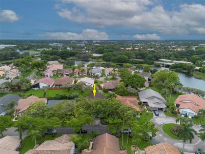 2330 Dover, Weston, Florida 33326, USA