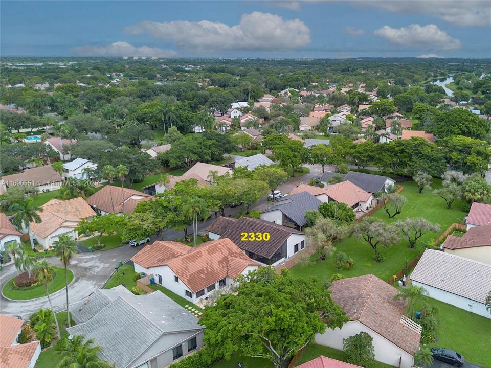 2330 Dover, Weston, Florida 33326, Amerika Birleşik Devletleri