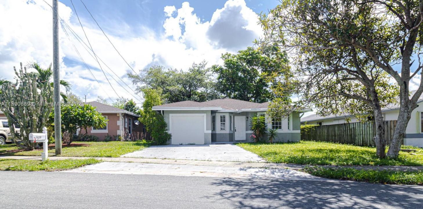 116 NW 6th Ave #, Dania Beach, Florida 33004, HOA KỲ