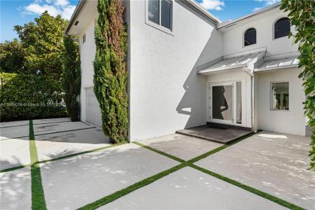 6763 SW 106 pl, Miami, Florida 33173, USA