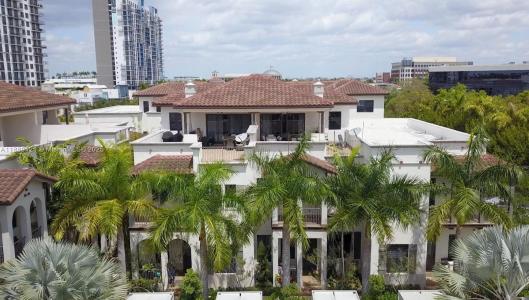 5244 NW 83rd Ct 5244, Doral, Florida 33166, USA