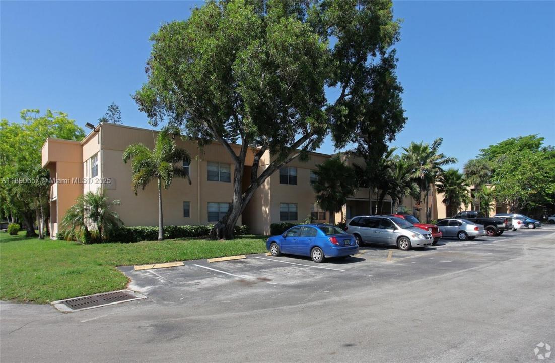 271 Bonnie Blvd 205, Palm Springs, Florida 33461, Estados Unidos