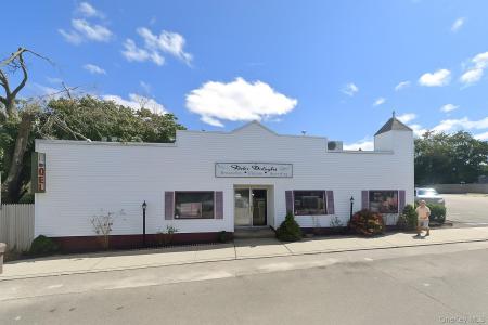 615-623 Montauk Highway, Саутгемптон, Нью-Йорк 11942, Соединенные Штаты