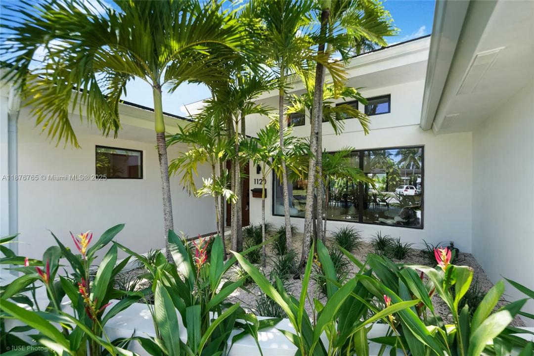 1120 NE 86th St, Miami, Florida 33138