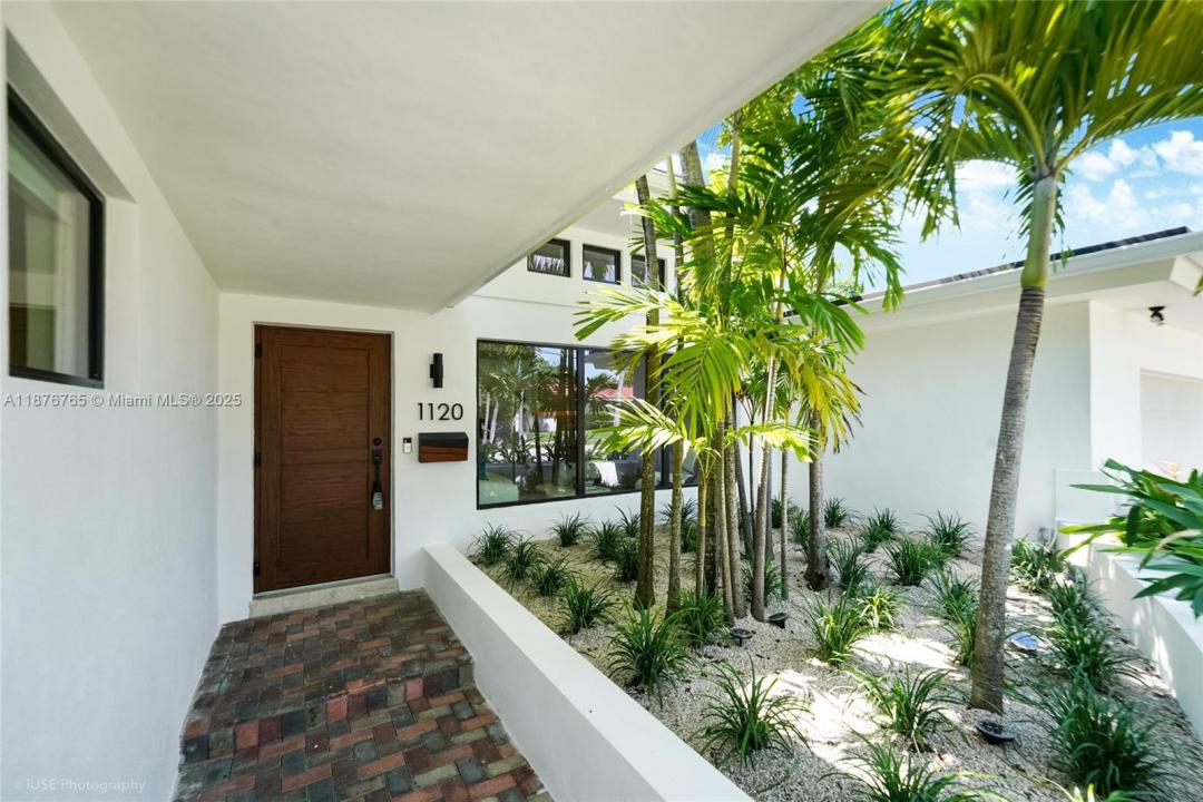 1120 NE 86th St, Miami, Florida 33138