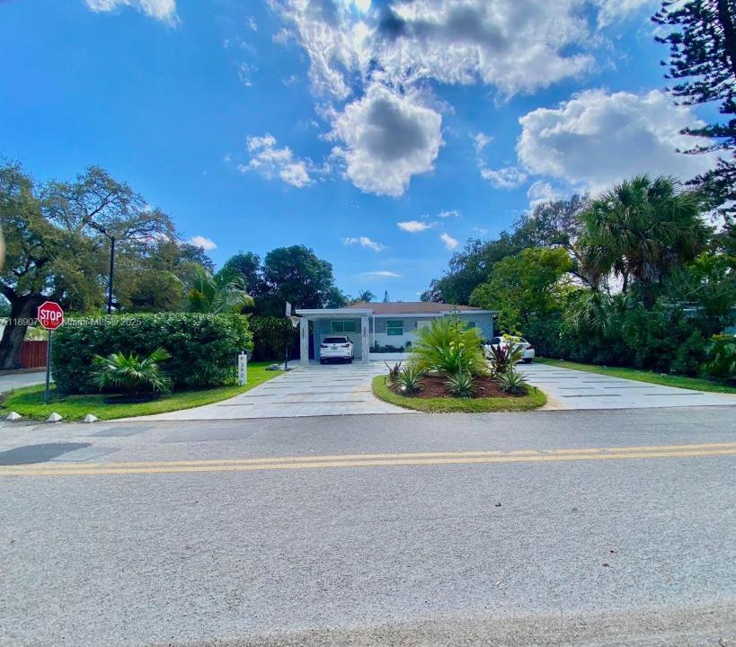 390 NE 165th St, Miami, Floryda 33162, USA