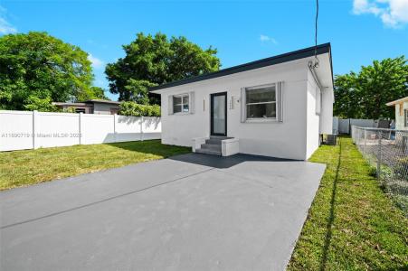 1842 NW 67th St, Miami, Florida 33147, USA