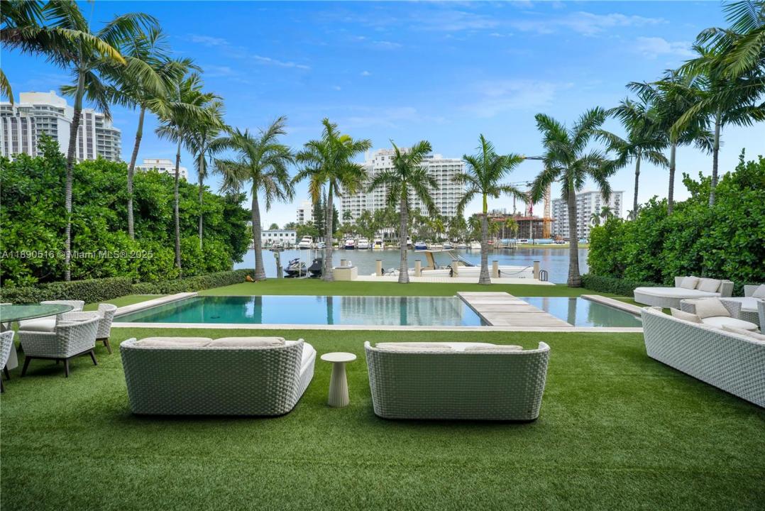 5501 Pine Tree Dr, Miami Beach, Florida 33140, HOA KỲ