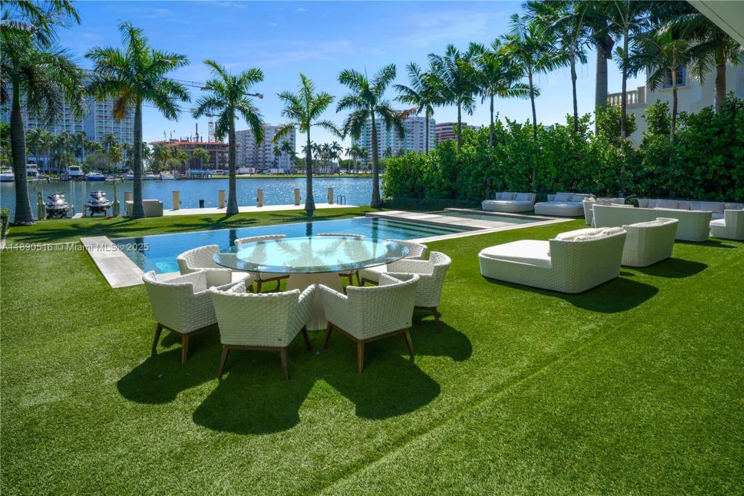 5501 Pine Tree Dr, Miami Beach, Florida 33140, HOA KỲ