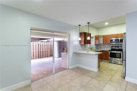 18038 NW 74th Ct, Hialeah, Florida 33015, USA