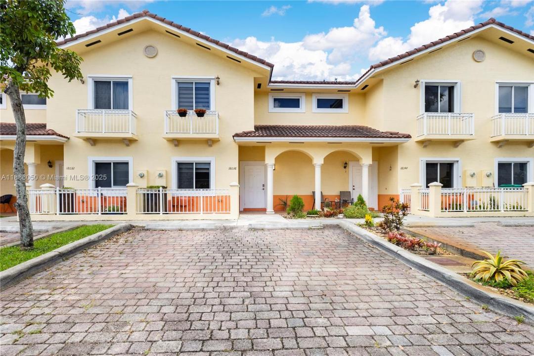 18038 NW 74th Ct, Hialeah, 플로리다 33015, 미국
