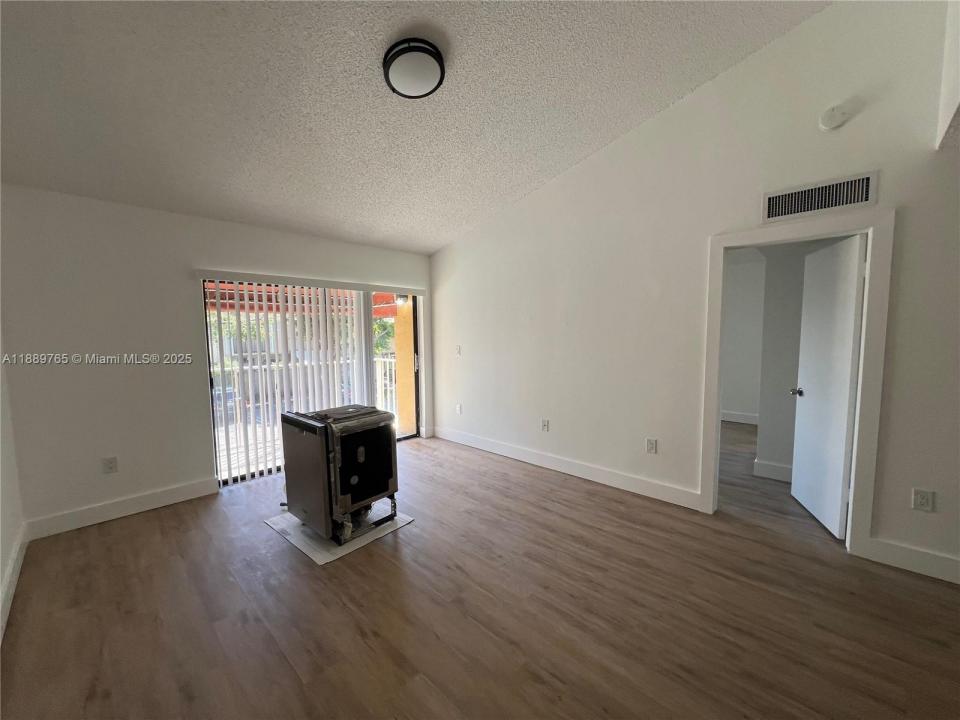 15600 SW 80th St L-201, Miami, Florida 33193, Stati Uniti