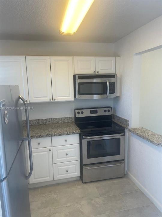 8500 Sunrise Lakes Blvd 106, Sunrise, Floride 33322, États-Unis