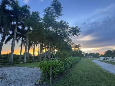 14701 SW 199th Ave, Miami, Florida 33196, USA