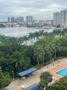 2851 NE 183rd St 906E, Aventura, Florida 33160, USA