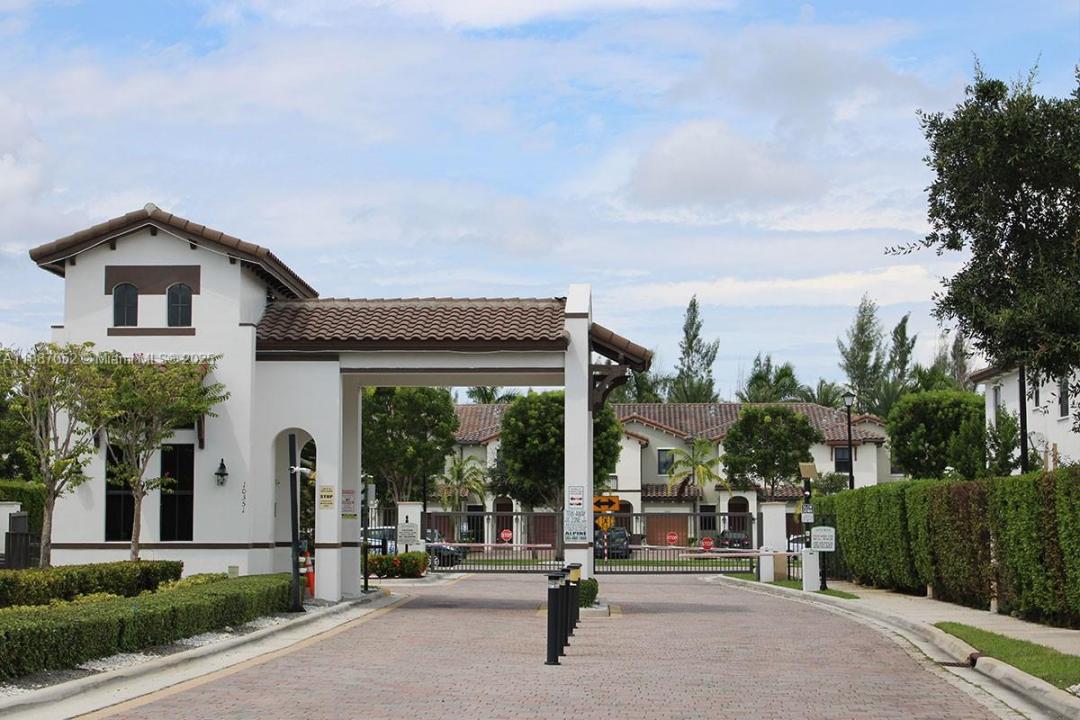 8860 NW 103rd Path, Doral, Florida 33178, Estados Unidos