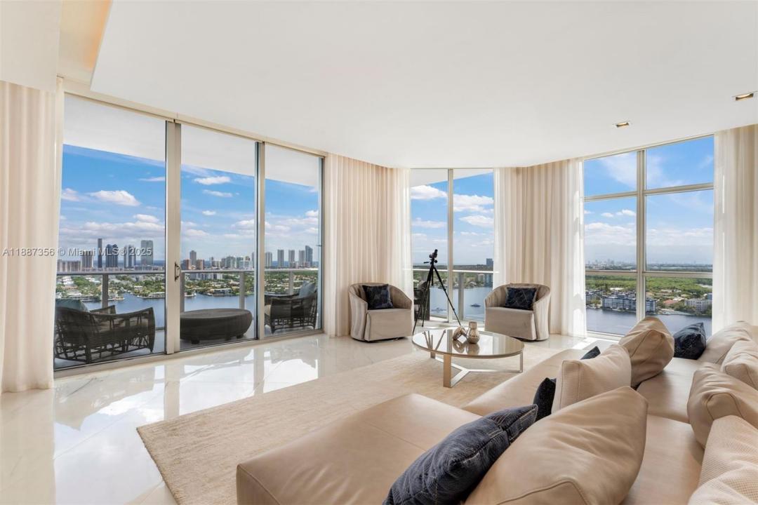 17301 Biscayne Blvd PH-7, North Miami Beach, Флорида 33160, Соединенные Штаты