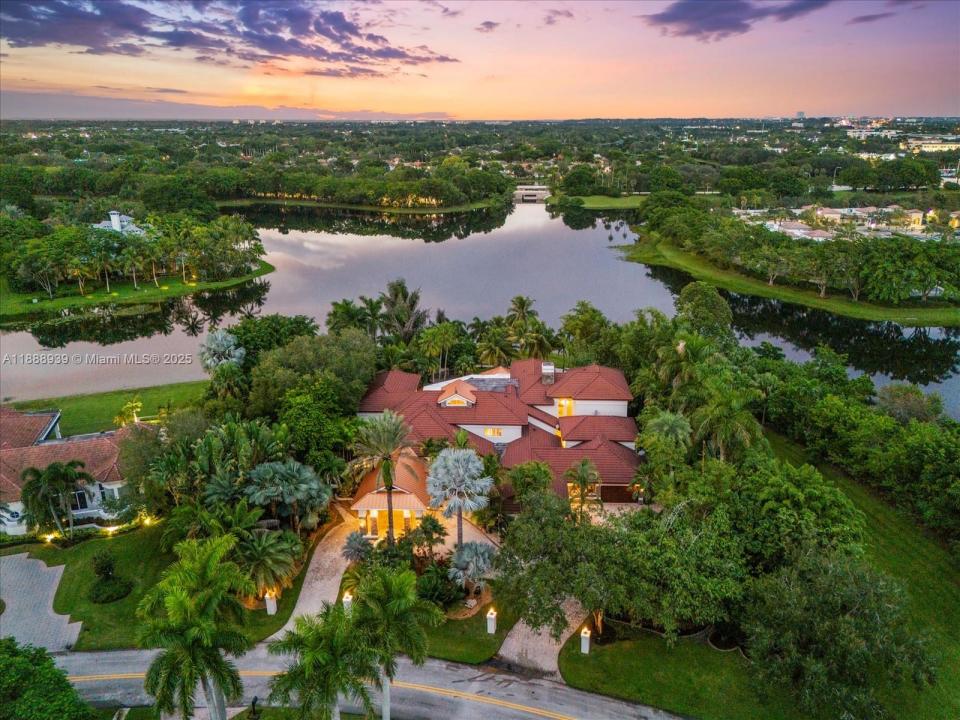 2941 Paddock Ln, Weston, Florida 33331