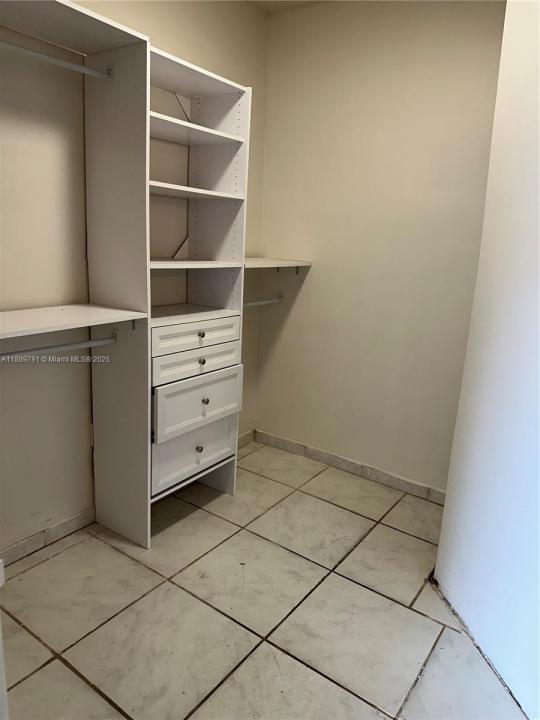 26 Diplomat Parkway 2248, Hallandale Beach, Flórida 33009, Estados Unidos