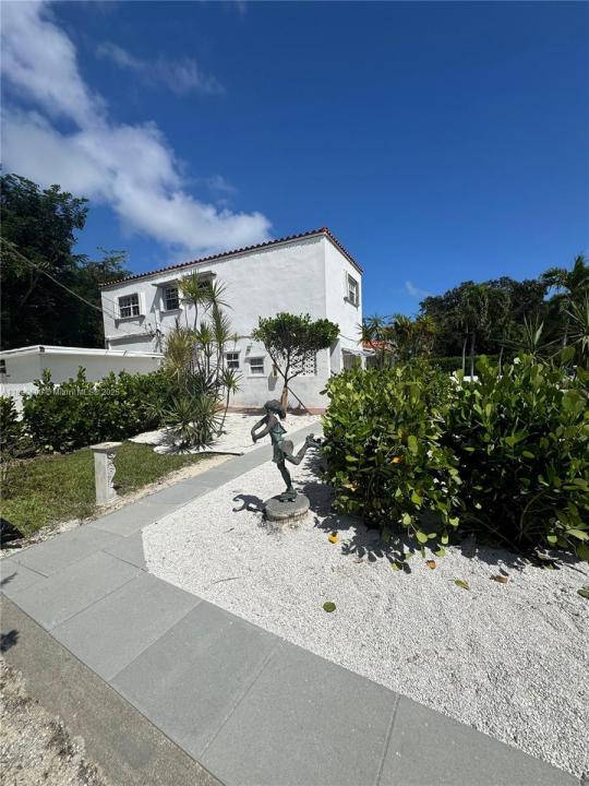 1105 NE 119th St B, Biscayne Park, Florida 33161
