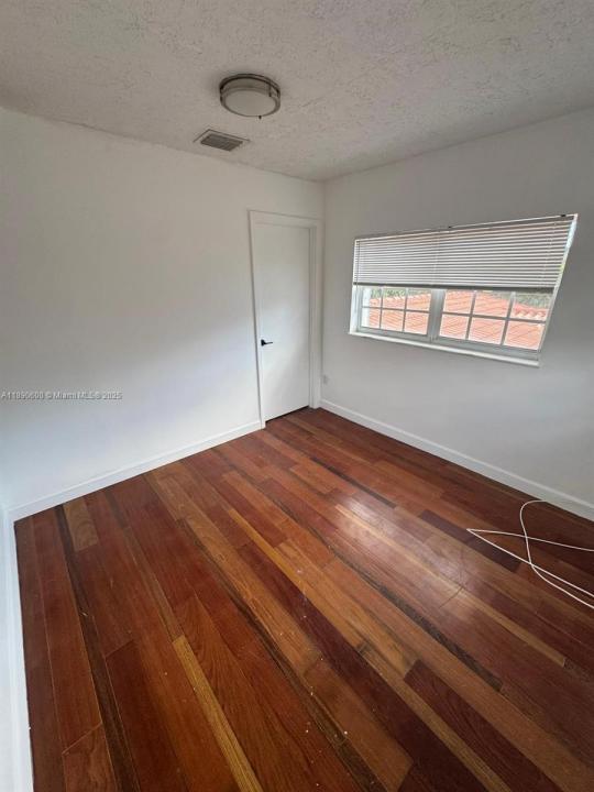 1105 NE 119th St B, Biscayne Park, Florida 33161