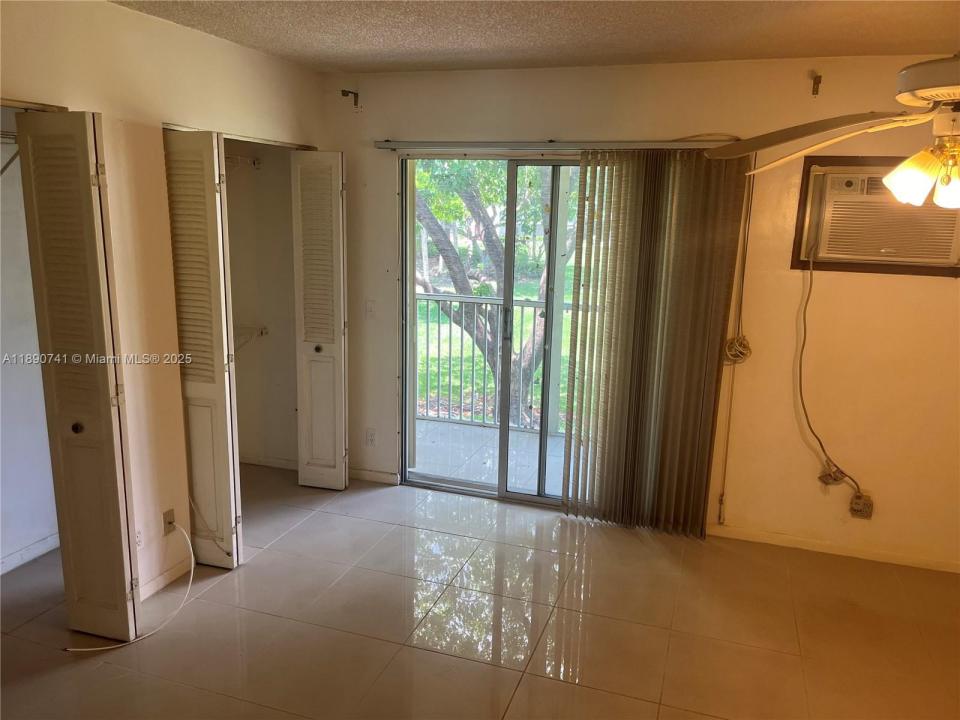 150 SW 134th Way 209R, Pembroke Pines, Flórida 33027, Estados Unidos