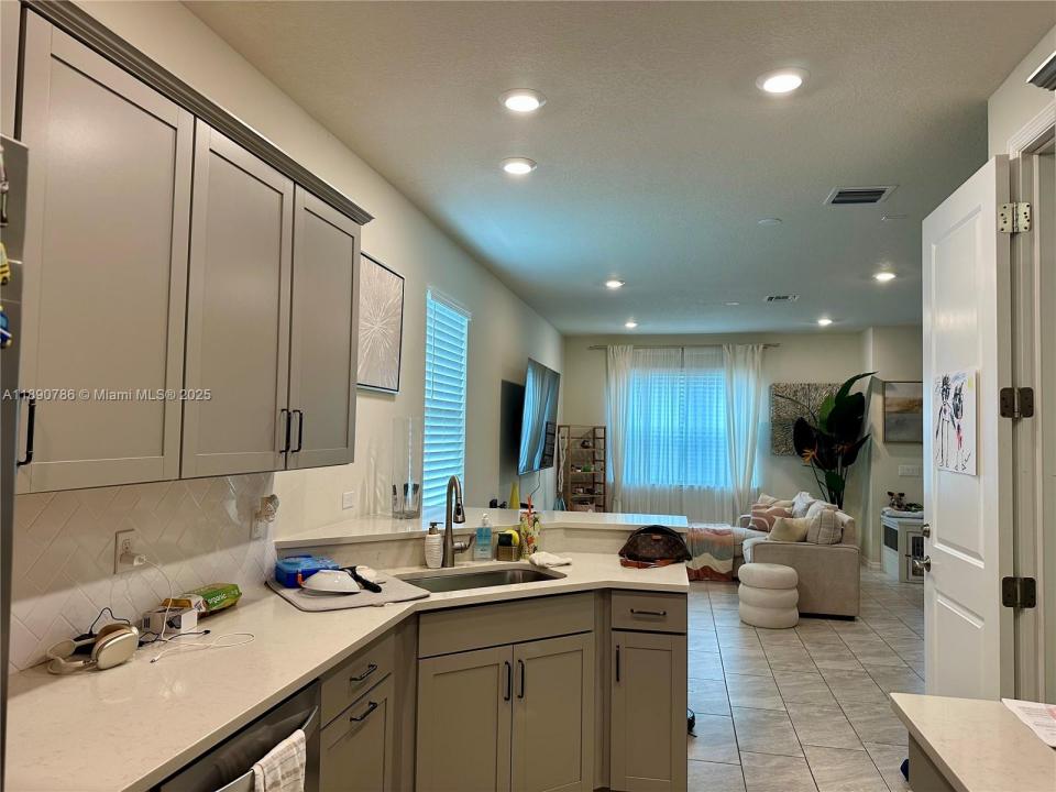 4144 Greenway Dr 4144, Hollywood, Florida 33021