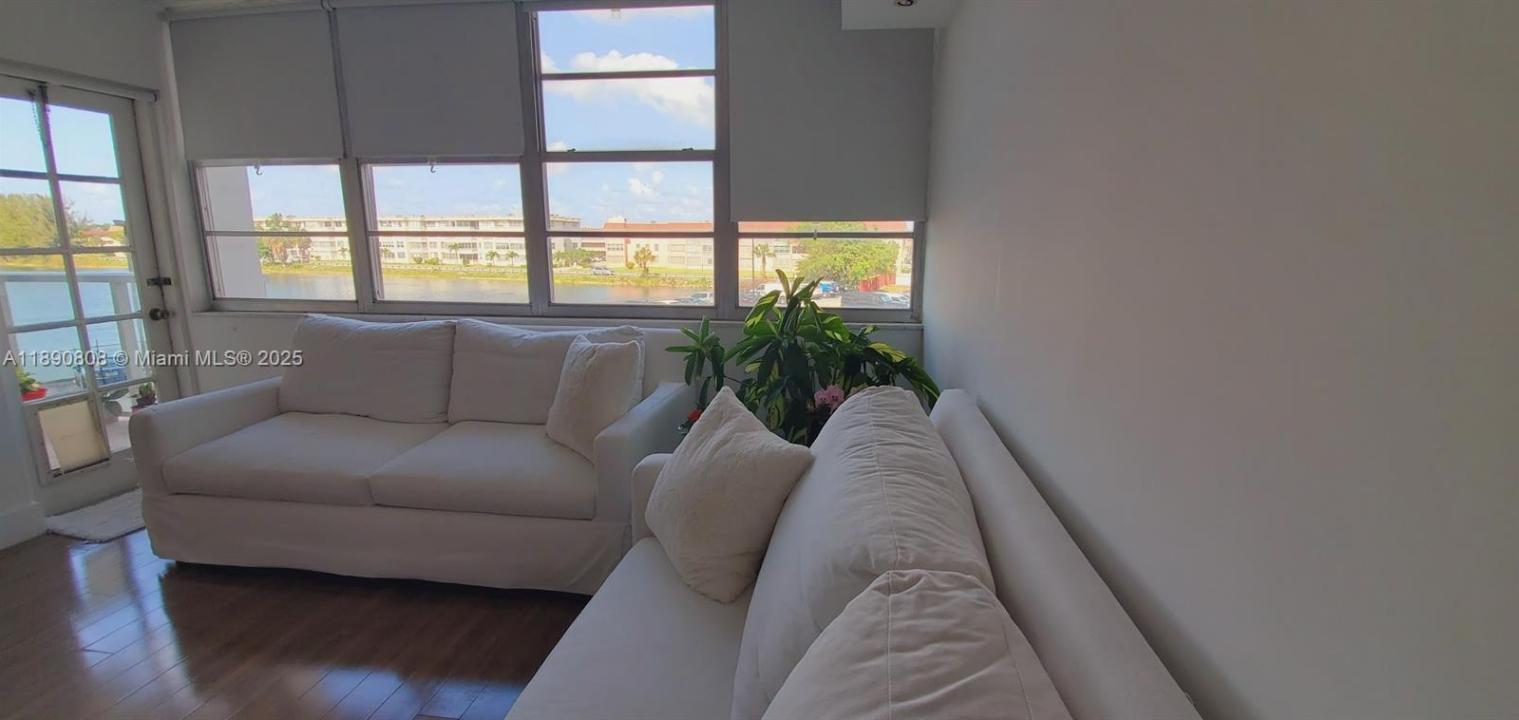 1351 NE Miami Gardens Dr 202E, Miami, Florida 33179, Estados Unidos