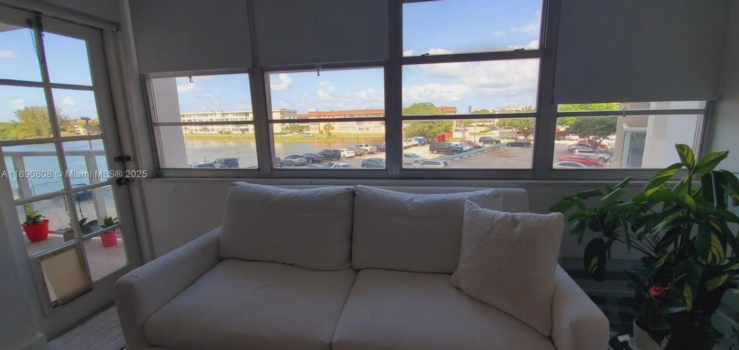 1351 NE Miami Gardens Dr 202E, Miami, Florida 33179, Estados Unidos