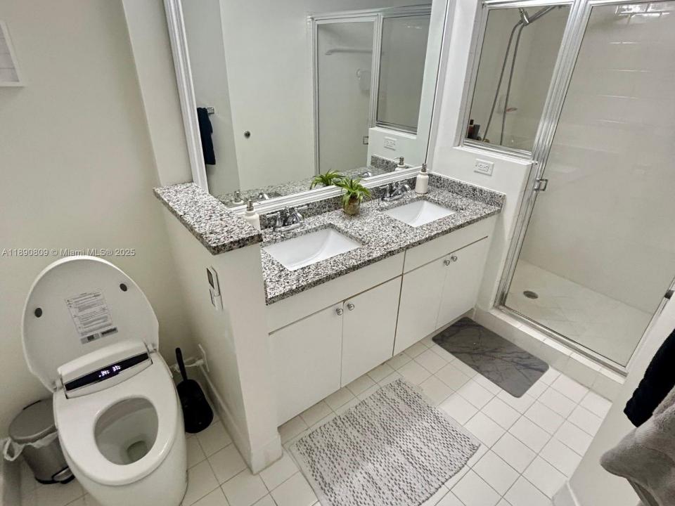 17150 N Bay Rd 2321, Sunny Isles Beach, Florida 33160