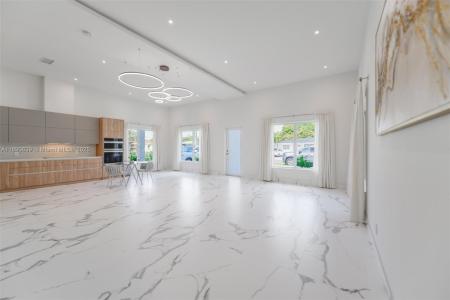 635 SW 9th St, Hallandale Beach, Florida 33009, USA