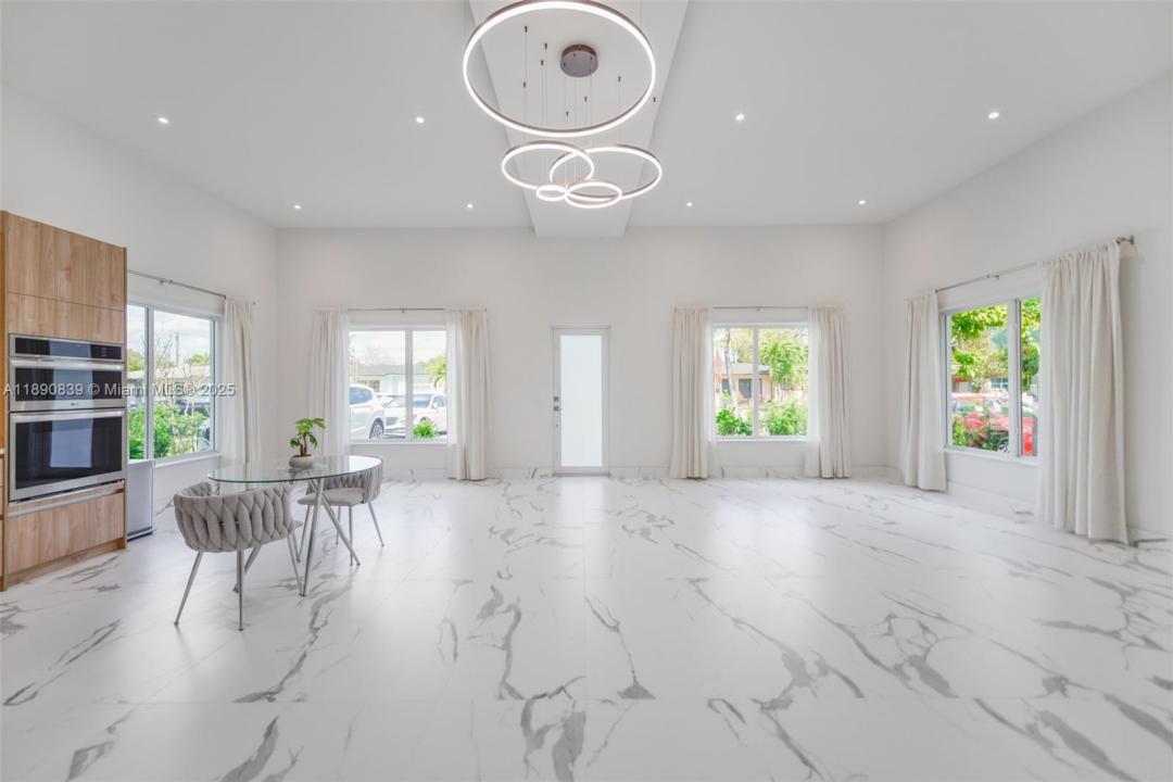 635 SW 9th St, Hallandale Beach, 佛罗里达州 33009, 美国