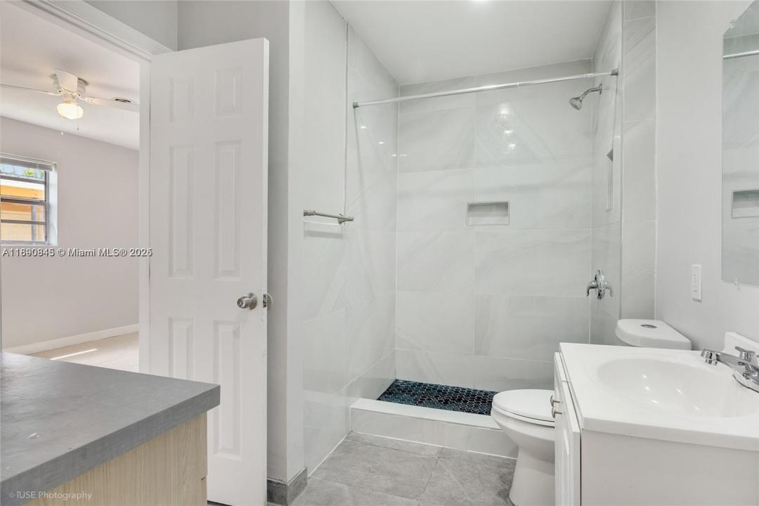 19225 NW 23rd Ave 0, Miami Gardens, Floryda 33056, USA