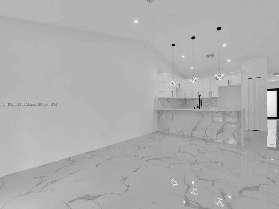 4913/4915 S Leonard Blvd S, Lehigh Acres, Florida 33973, Amerika Birleşik Devletleri