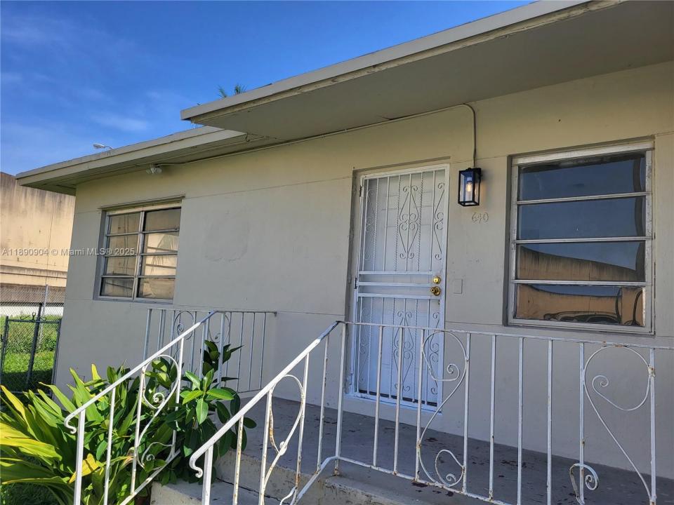 640 NW 77th St, Miami, Florida 33150