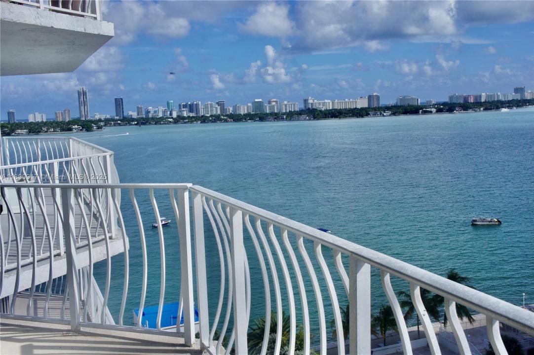 7601 E Treasure Dr 1406, North Bay Village, Florida 33141