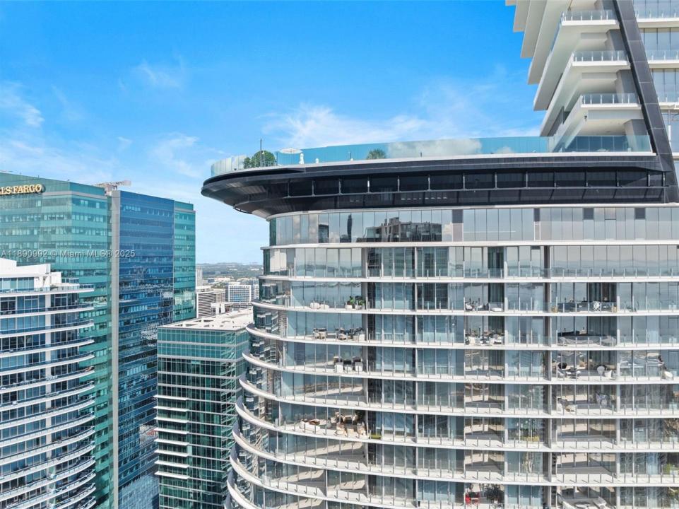 300 Biscayne Boulevard Way 5207W, Miami, Флорида 33131, Соединенные Штаты