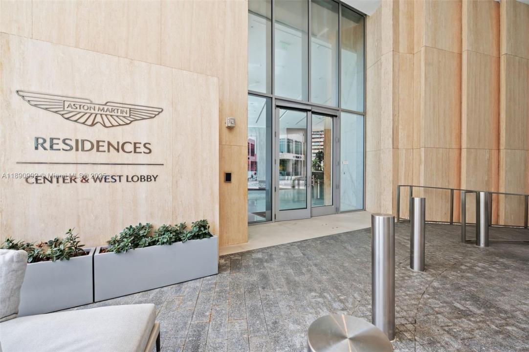 300 Biscayne Boulevard Way 5207W, Miami, Флорида 33131, Соединенные Штаты