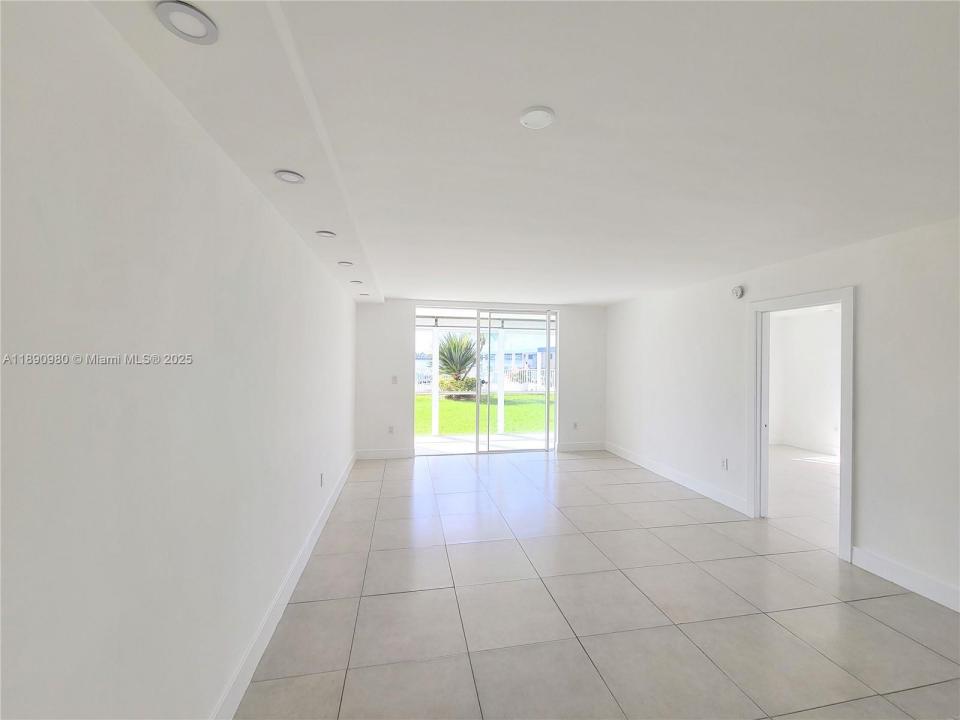 3010 Marcos Dr R110, Aventura, פלורידה 33160, ארצות הברית של אמריקה 