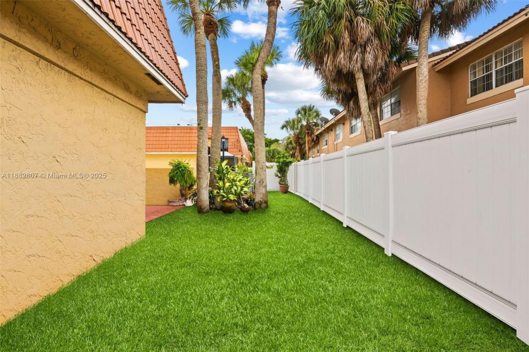 4242 NW 114th Ter 42, Coral Springs, Florida 33065